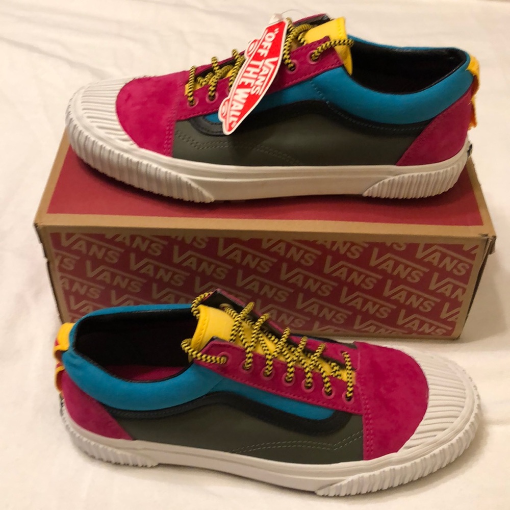 New! Men’s size 10.5 VANS Rare find, Old Skool Lug multi color. Discontinued